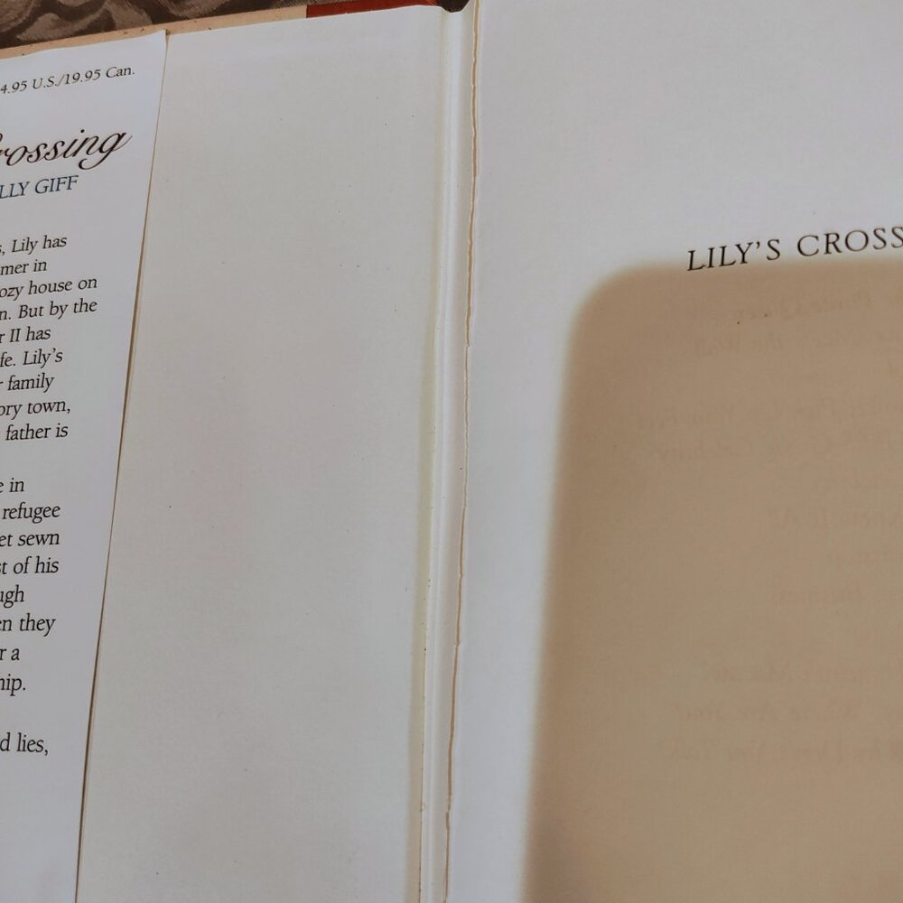 Lily's Crossing by Patricia Reilly Giff, Neweery Honor Edition, Hard Cover, Used - Picture 2 of 10